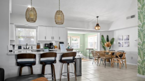 Modern Home,Near Siesta Beach,Downtown,Hospital